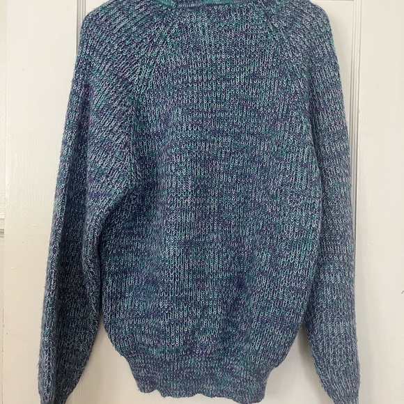 St. John’s sweater- women’s - Picture 3 of 4